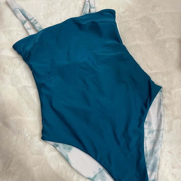 Old Navy One Piece Swimsuit - Picture 5 of 6